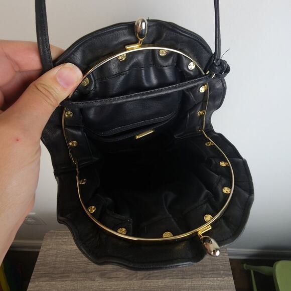 Ande Black Leather Clamshell Crossbody Purse 90s Classic Unique Quiet Luxury - Picture 4 of 7